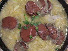 酸菜白肉血肠锅-李连贵熏肉大饼(沈阳站店)