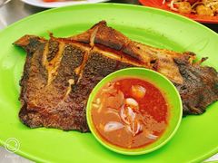 -明记烧鱼美味店