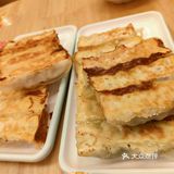 今天尝了最正宗的锅贴