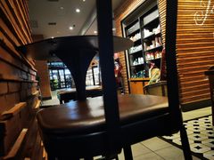 靠窗位-星巴克(上海虹桥新天地二店)