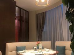 -满江红四季餐厅 · 国家五钻级酒家(新纪元大酒店店)
