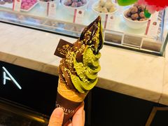 抹茶双色软冰淇淋-GODIVA(王府井apm店)