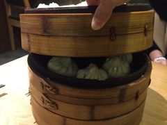 鲜虾韭菜三鲜包-草包包子铺(宽厚里店)