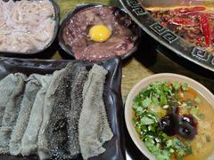-渝嘴小老弟老火锅(华新村店)