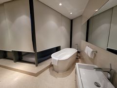 卫生间-青岛五四广场海景美仑国际公寓酒店