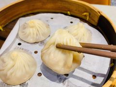 双拼小笼（蟹粉+鲜肉）-穿蒸引鲜·嗲记(正大广场店)