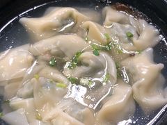 荠菜大馄饨-食惠里小笼包面馆(越秀店)