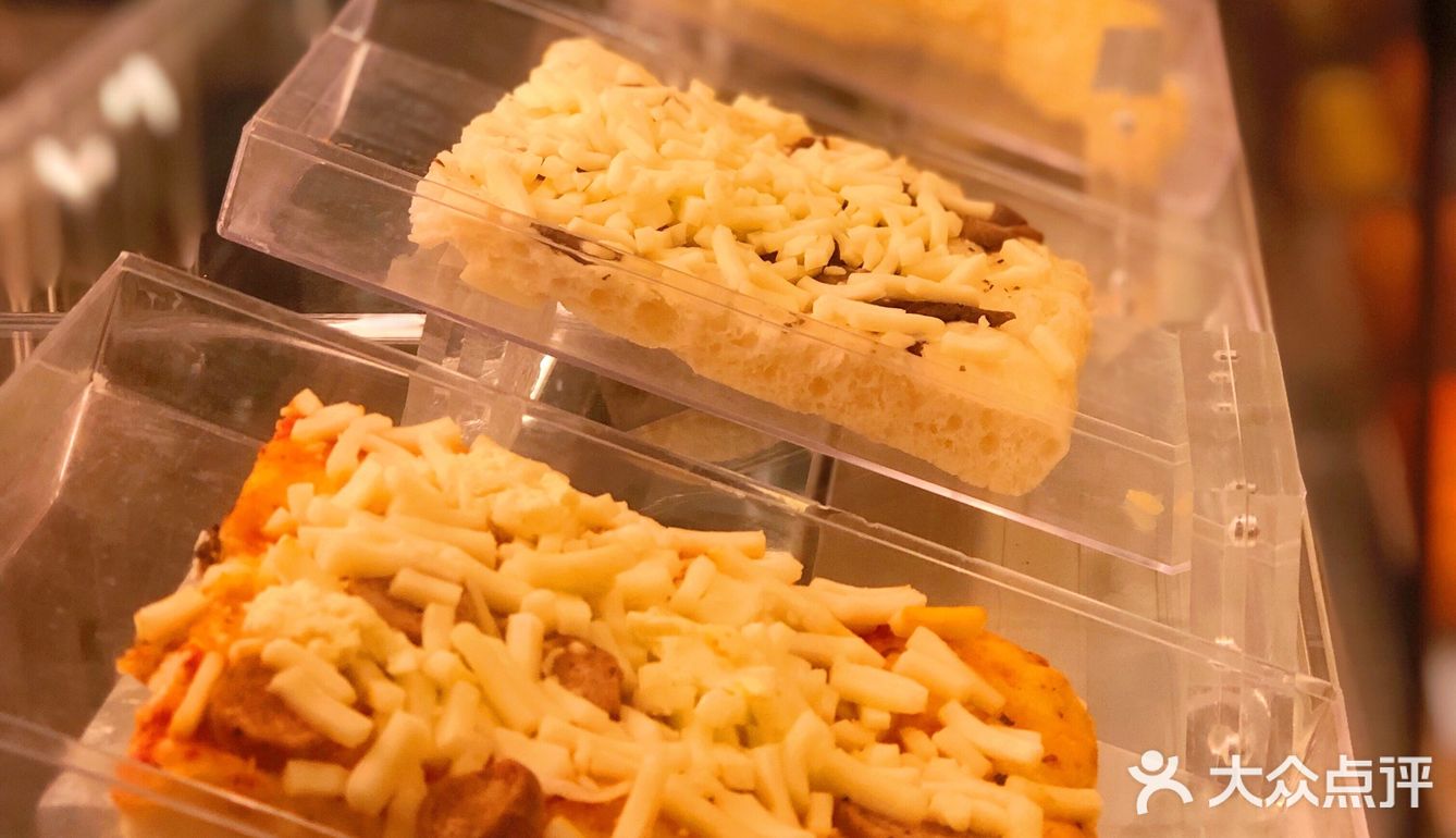 南京首家奈雪PRO