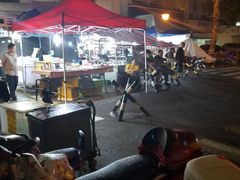 -吴山路夜市