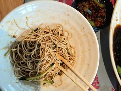 -肥肥虾庄·金牌油焖大虾(杨园滨江时代walk店)