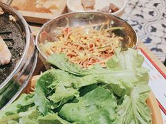 -江南猪肉商会无限续吃(弘大店)