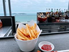 -瑰丽酒店·海吧·天际下午茶·现场DJ·天台酒吧