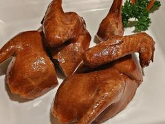 玻璃脆皮乳鸽-利苑酒家(宜安广场店)