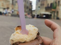 -Gelateria Dondoli