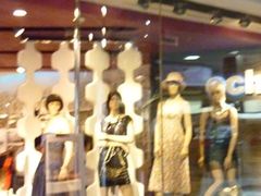 衣服-ochirly(龙之梦购物中心店)