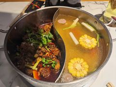 秘制鲜牛腩鸳鸯锅-今日炊牛·潮汕牛肉火锅(华采天地店)