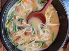 -银米·云南传统过桥米线(双廊黑金冠店)