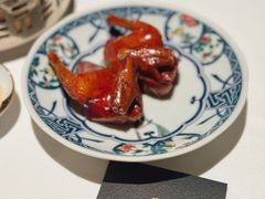 脆皮妙龄鸽-荣轩(新荣记环球金融中心店)