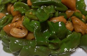 Green Pepper Stir-fried Pigskin