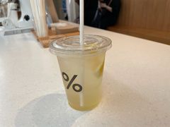 柠檬特饮气泡水-% Arabica阿拉比卡咖啡(武康路店)