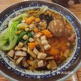 逛了这么多家寺庙,总算吃了顿素食,好吃不贵