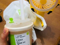 -奈雪的茶(湖滨银泰in77C区PRO店)