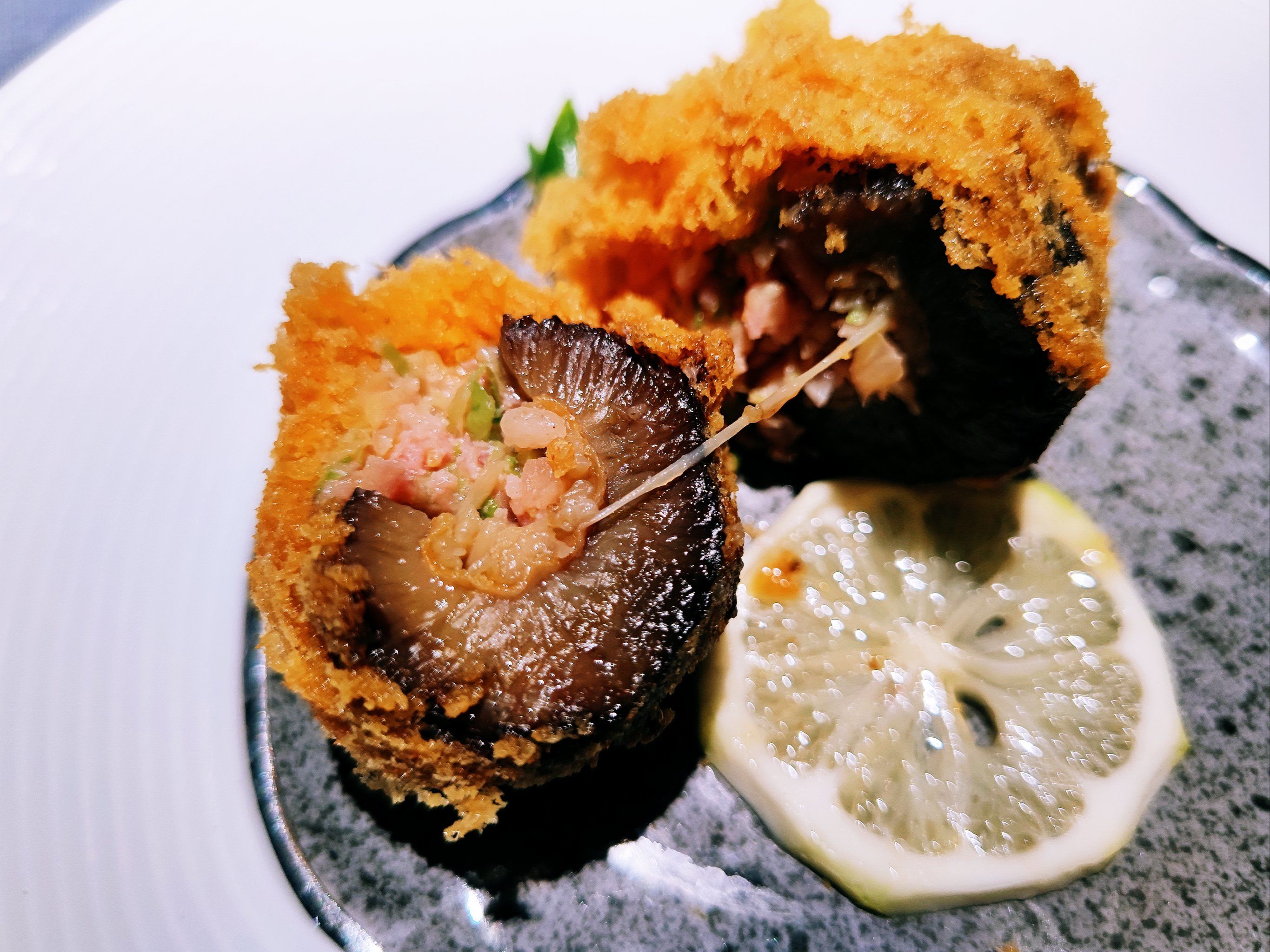 怡情荟隶属于青岛怡情楼旗下,品牌始创于1993年,迄今已有近30年历史.