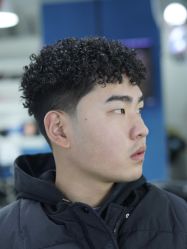 -海文先生国潮烫染男士理发馆