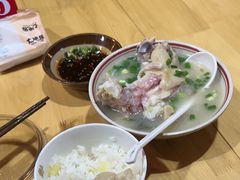 -老方桌烂蹄花川菜馆(九龙坡店)