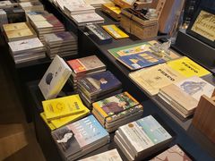 -阅西安新华书店(翠华南路店)