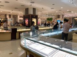 -菜百首饰店(东方新天地店)