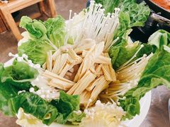 -霄汉牛三鲜湖北砂锅菜(万松园2店)