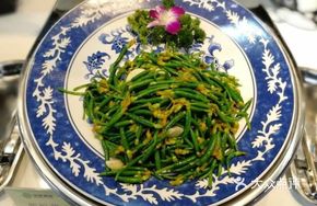 Mushroom-flavored Cucumber Blossoms