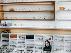 -视野联行眼镜·蔡司授权店(长白万象汇店)