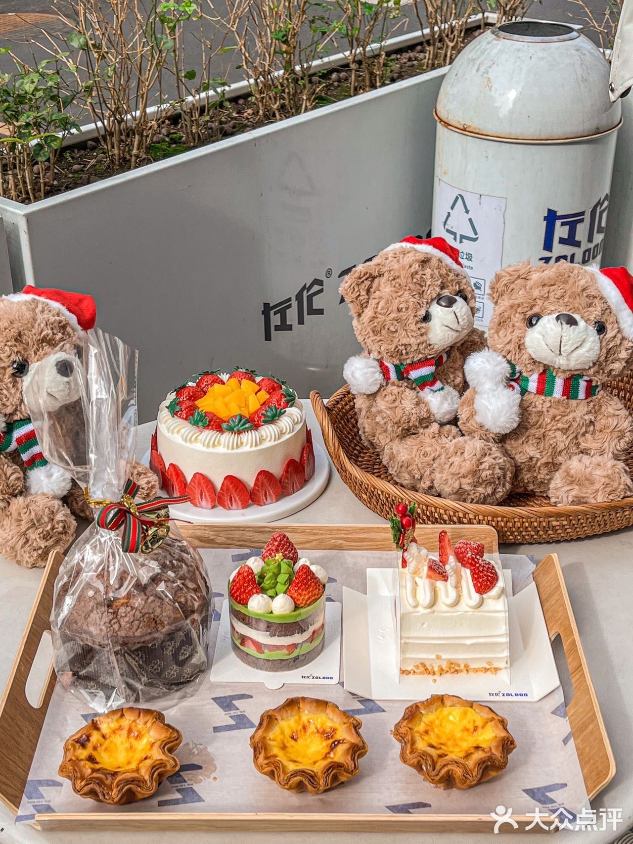 这家面包店！！！满满一墙圣诞🎄蛋糕🍰！