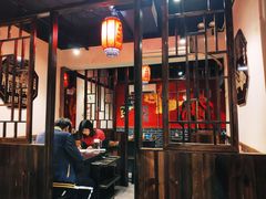 大堂-宽板凳老灶火锅(簋街店)