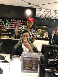 -HAIR CORNER