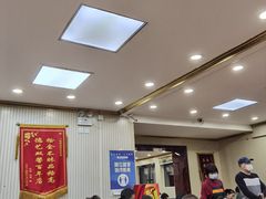 等位区-门框胡同百年卤煮(新街口店)