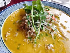 酸汤金针菇肥牛煲-旭龙鱼头王(航华店)