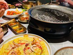-草家酱蟹炭火烤肉店(珲春南路一店)