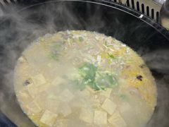-雪乡人家东北菜·铁锅炖一切(高斯路店)