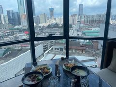 -深圳龙华大浪商业中心亚朵X酒店