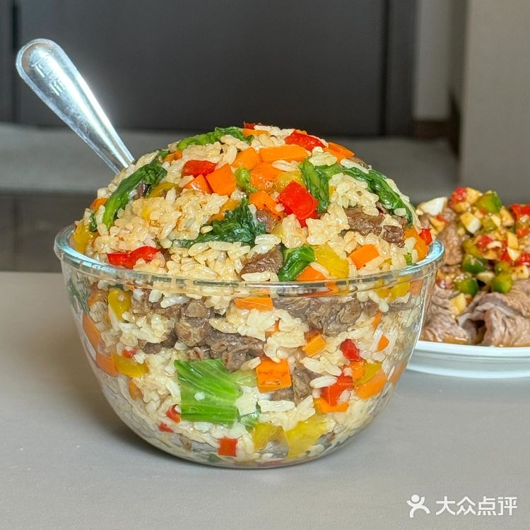 今天分享👇灯笼椒牛肉拌饭🌶️晚餐