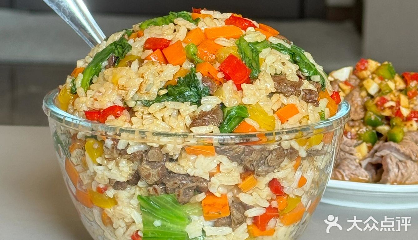 今天分享👇灯笼椒牛肉拌饭🌶️晚餐