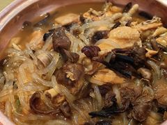 小鸡炖蘑菇-关东小磨东北菜(上海长风大悦城店)