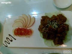 菠萝烤麸-营养素健康餐厅