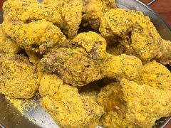 -BHC炸鸡(明洞总店)