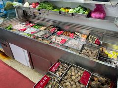 -方国老头包子·39年威海本地老字号•小船海鲜疙瘩汤