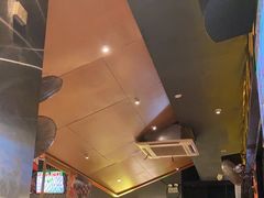 -威记烧嘢·南宁烧烤·超级生牛(绿地店)