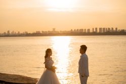 -雪中彩影婚纱摄影·微光艺术中心